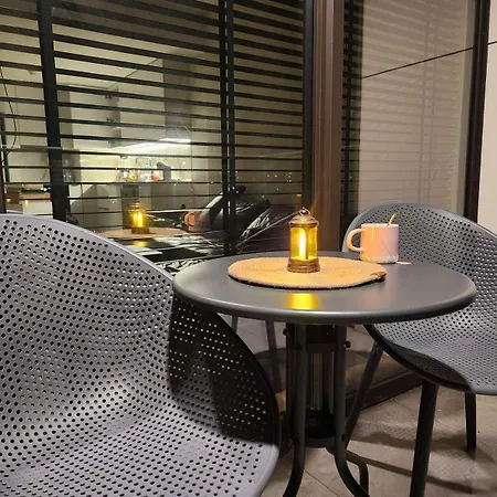 Elegant & Spacious 2br, 2 Bathroom In Diamond, Skopje