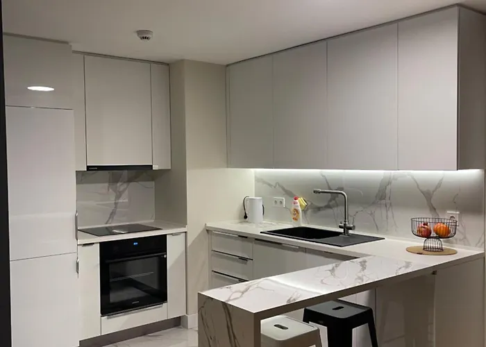 Elegant & Spacious 2br, 2 Bathroom In Diamond,