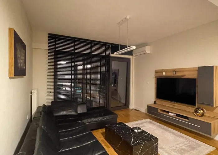 Elegant & Spacious 2br, 2 Bathroom In Diamond, * Skopje